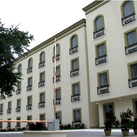 Hotel Alameda Express Матаморос Екстериор снимка