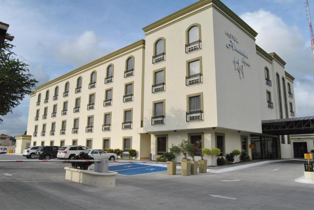 Hotel Alameda Express Матаморос Екстериор снимка