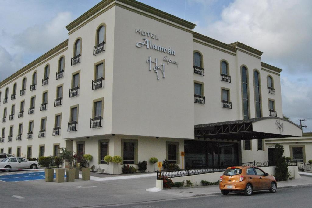 Hotel Alameda Express Матаморос Екстериор снимка