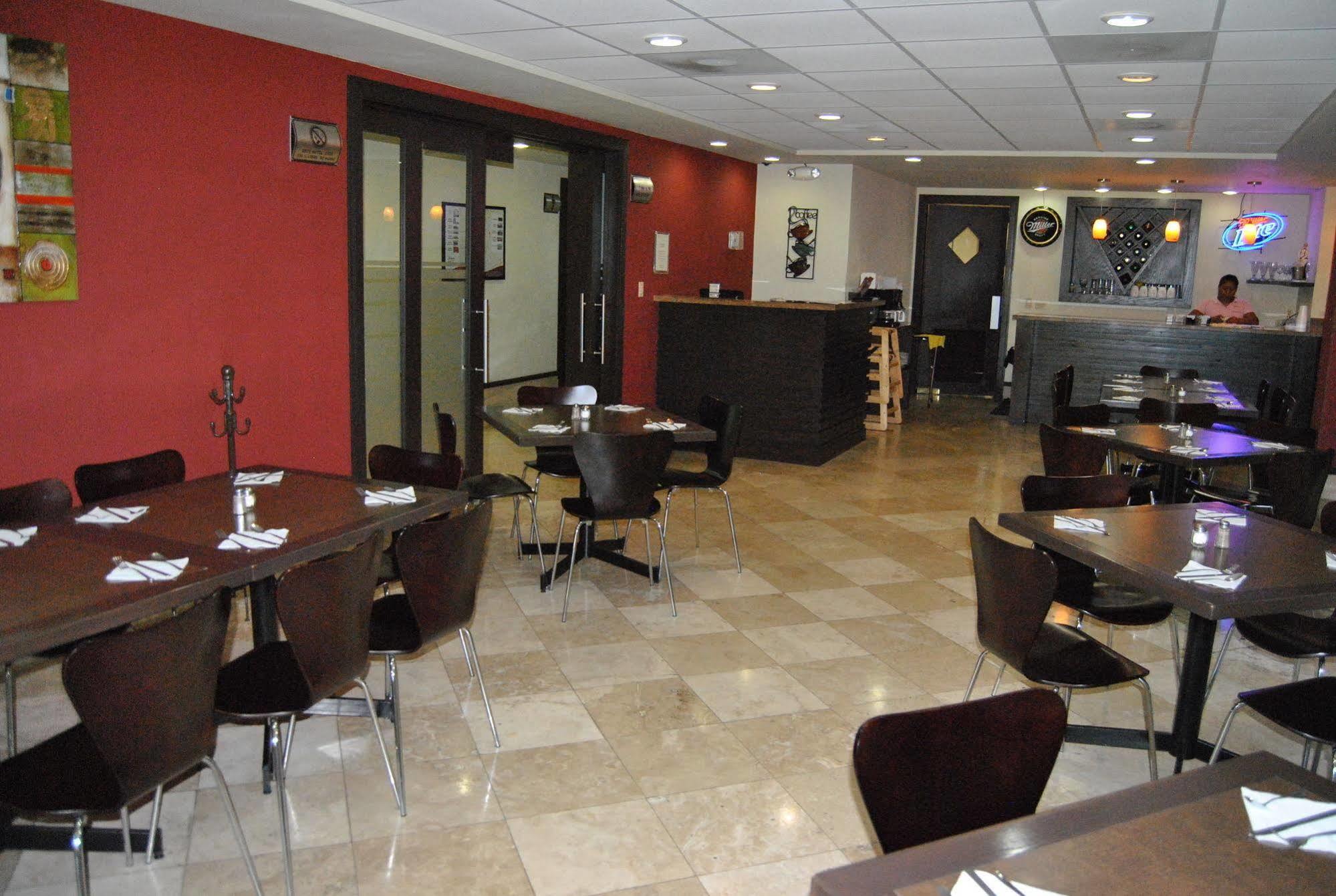 Hotel Alameda Express Матаморос Екстериор снимка