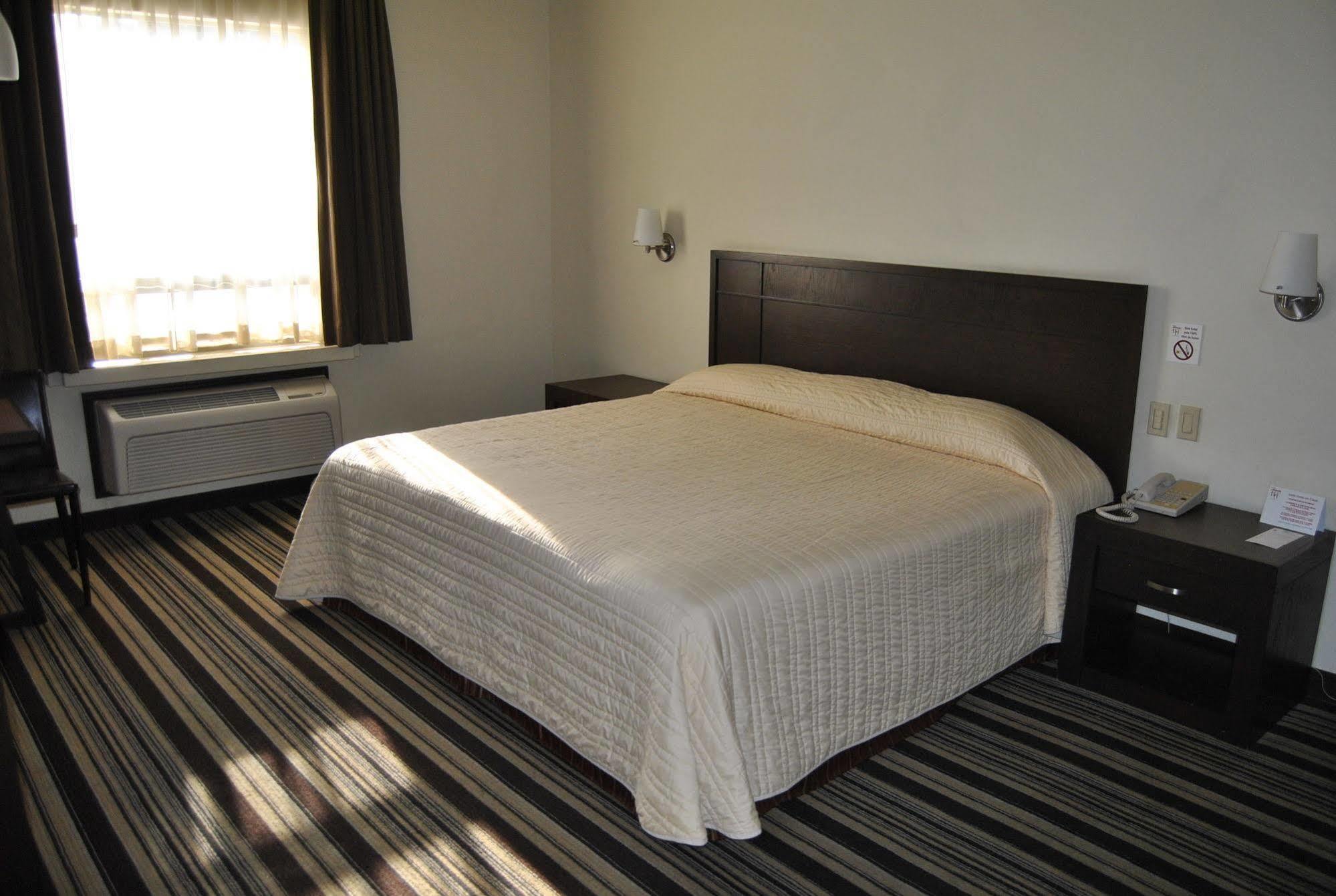 Hotel Alameda Express Матаморос Екстериор снимка